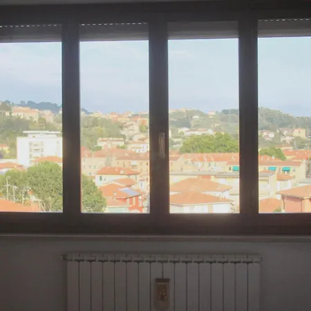 Modern Skyview Apartment