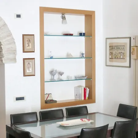 Modern Skyview Apartment *