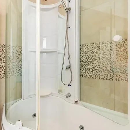 Modern Skyview Apartment La Spezia
