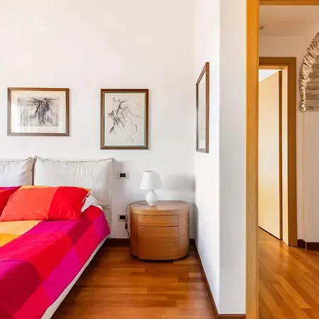 Modern In With Stunning Views - 75 M² *